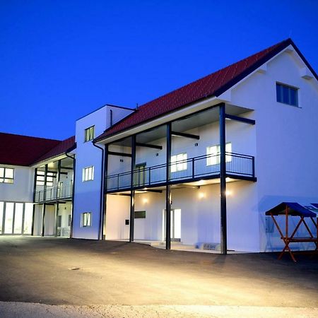 Hostel Ormoz Luaran gambar
