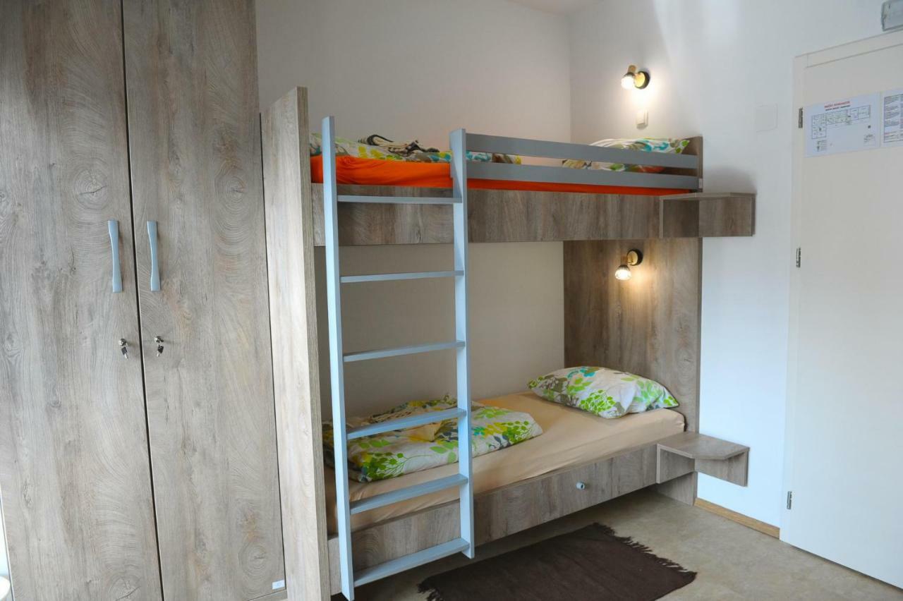 Hostel Ormoz Luaran gambar
