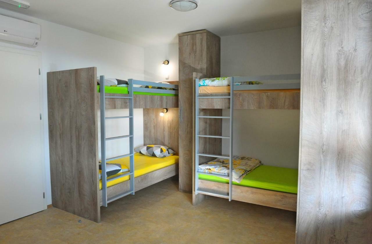 Hostel Ormoz Luaran gambar
